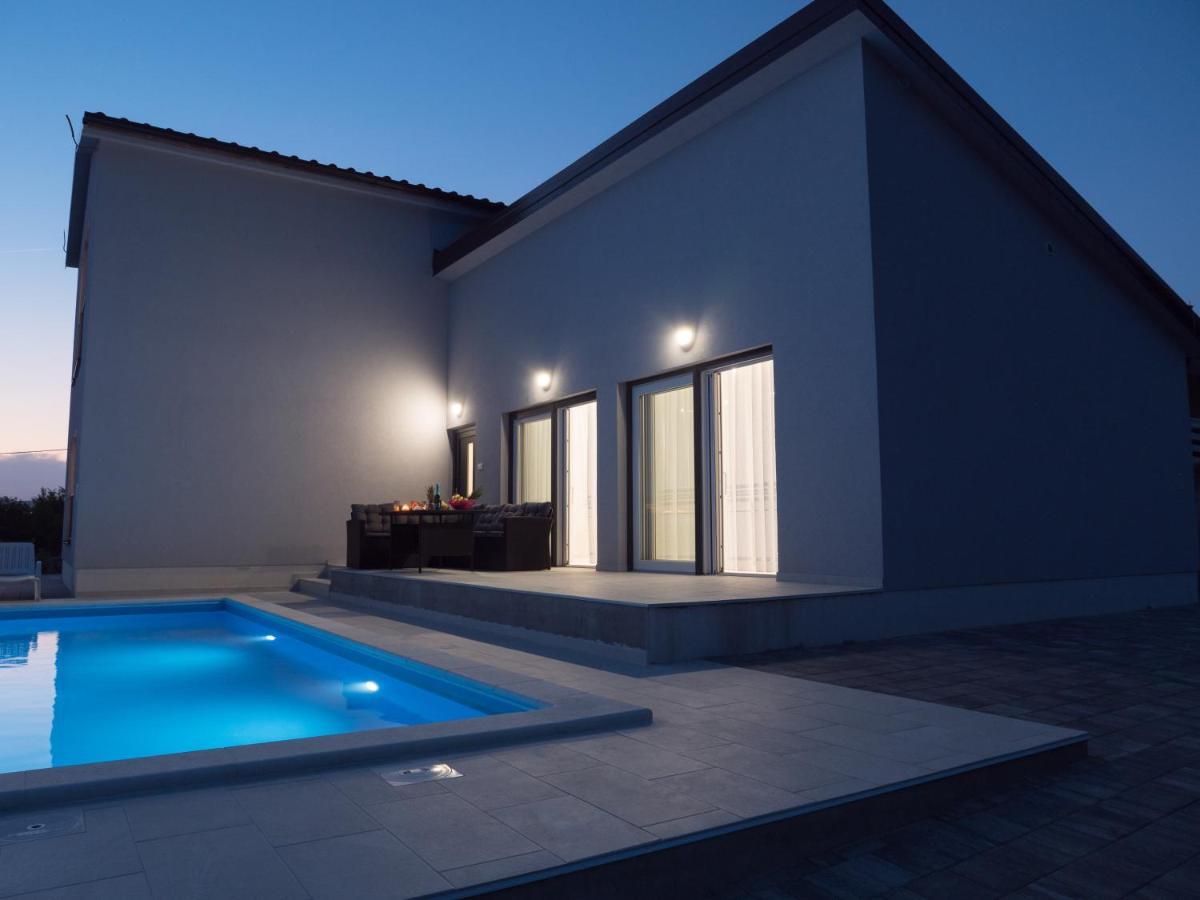 קראליביצה Luksuzna Kuca Za Odmor "Villa Romantica" מראה חיצוני תמונה